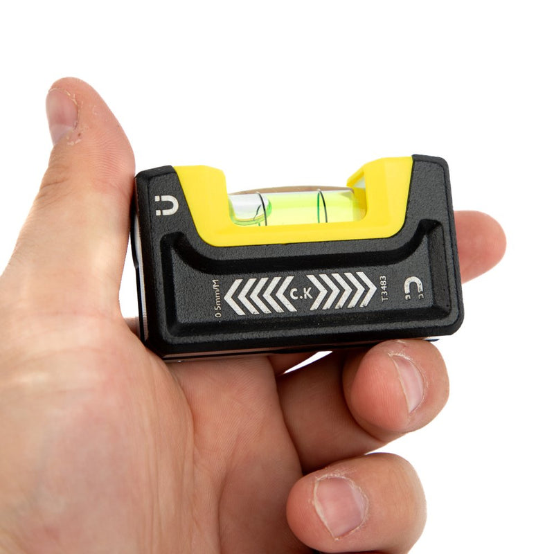 C K T3483 Mini Pocket Level (67 mm)