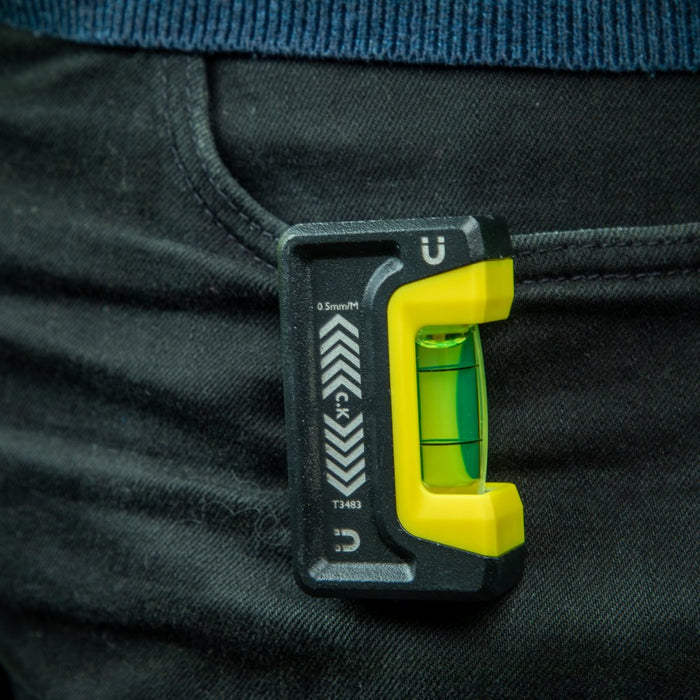 C K T3483 Mini Pocket Level (67 mm)