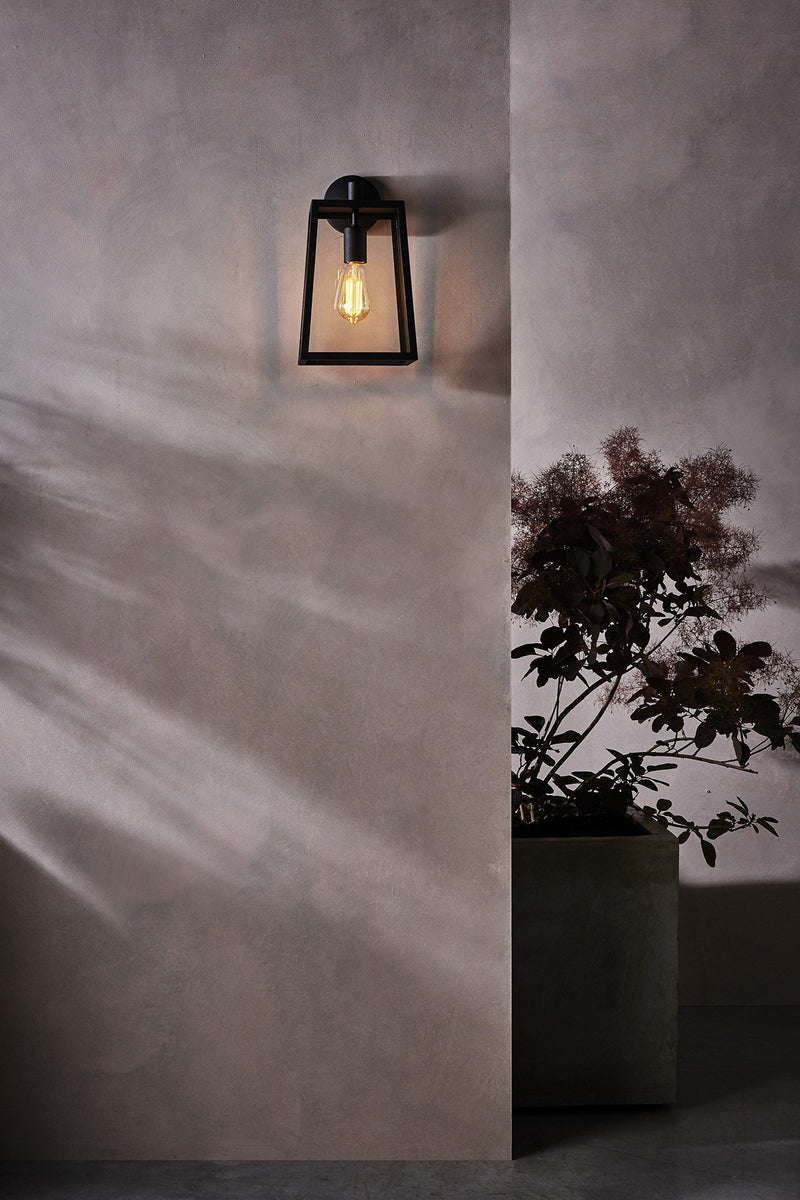 1306011 Calvi 305 Outdoor Wall Light Black