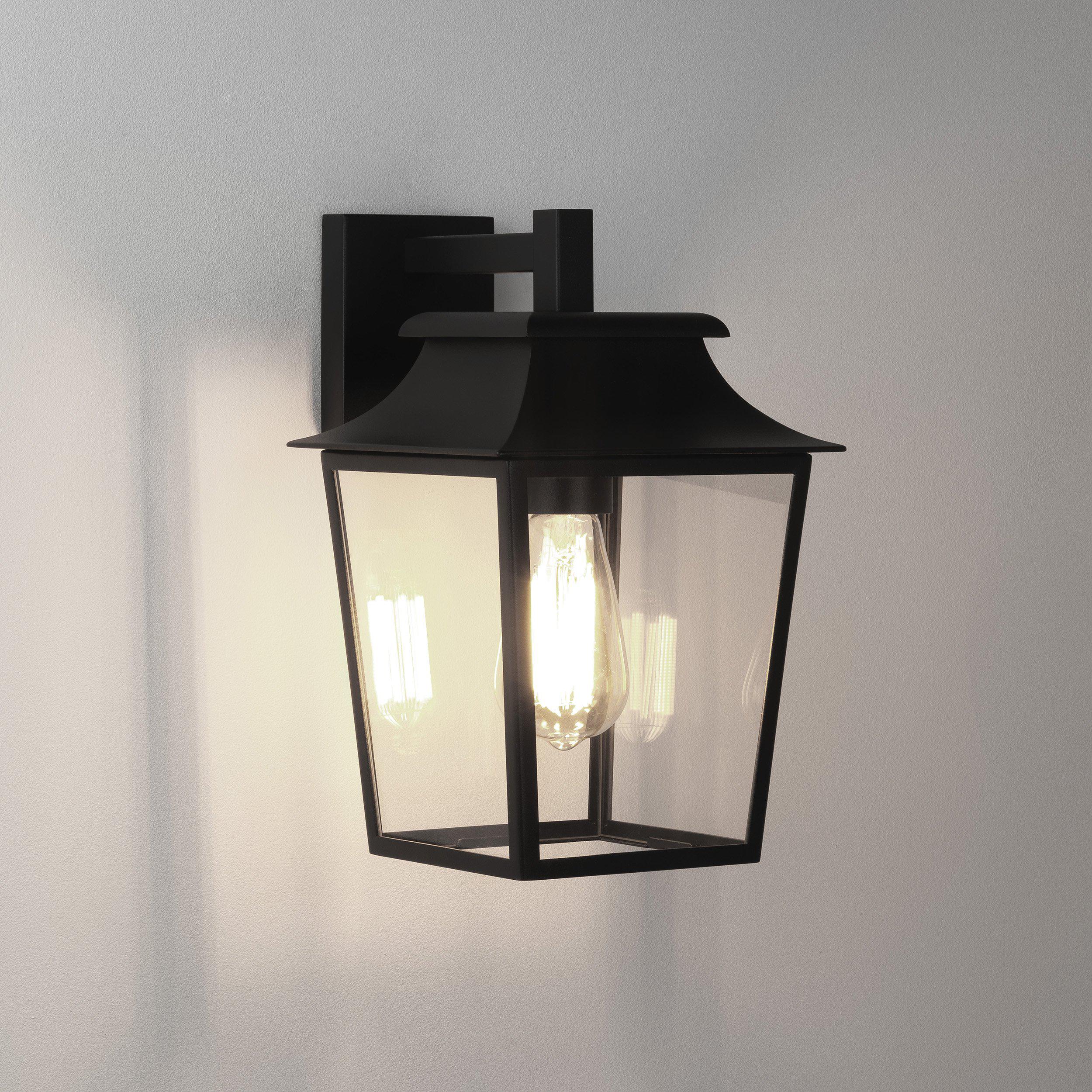 1340004 Richmond 200 Outdoor Wall Light Black